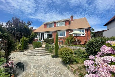 4 bedroom chalet for sale, De la Warr Road, Bexhill-on-Sea, TN40