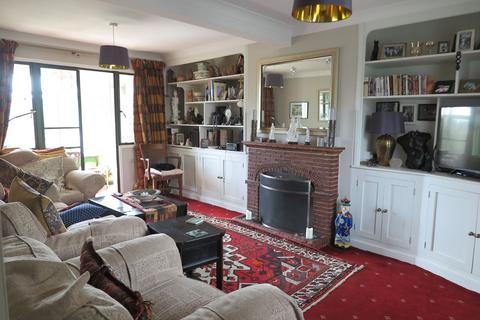 4 bedroom chalet for sale, De la Warr Road, Bexhill-on-Sea, TN40