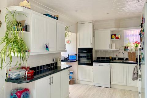 2 bedroom detached bungalow for sale, York Road, Bexhill-on-Sea, TN40