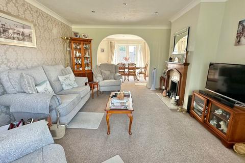 3 bedroom detached bungalow for sale, Monterey Gardens, Bexhill-on-Sea, TN39