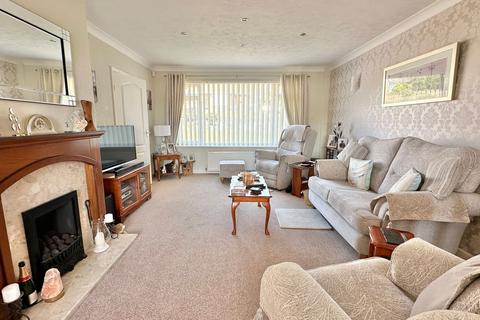 3 bedroom detached bungalow for sale, Monterey Gardens, Bexhill-on-Sea, TN39