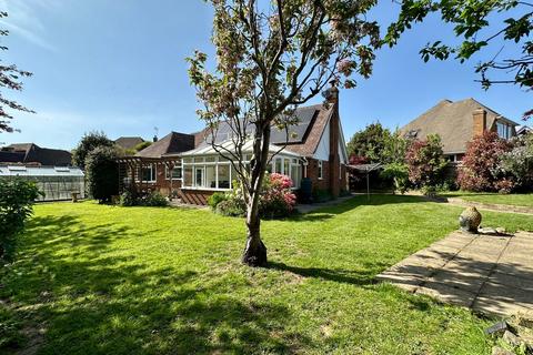 4 bedroom chalet for sale, Fyning Place, Bexhill-on-Sea, TN39