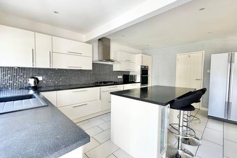 4 bedroom chalet for sale, Fyning Place, Bexhill-on-Sea, TN39