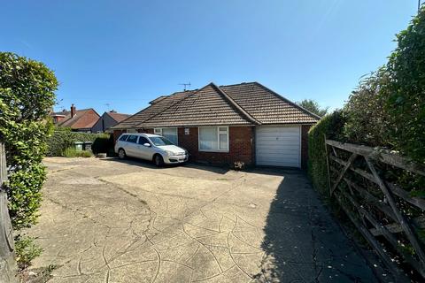 4 bedroom detached bungalow for sale, De la Warr Road, Bexhill-on-Sea, TN40