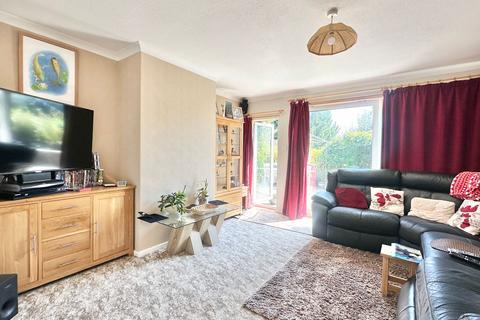 4 bedroom detached bungalow for sale, De la Warr Road, Bexhill-on-Sea, TN40
