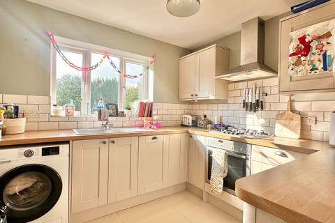 2 bedroom detached bungalow for sale, Glebe Close, Bexhill-on-Sea, TN39
