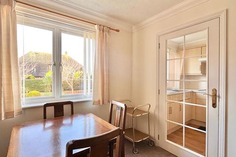 1 bedroom retirement property for sale, Cooden Drive, Bexhill-on-Sea, TN39