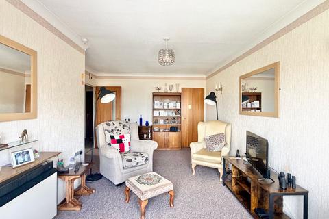 2 bedroom retirement property for sale, De la Warr Parade, Bexhill-on-Sea, TN40