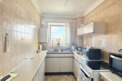 2 bedroom retirement property for sale, De la Warr Parade, Bexhill-on-Sea, TN40
