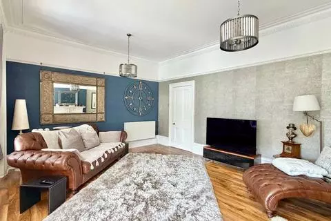 2 bedroom ground floor flat for sale - View 5
