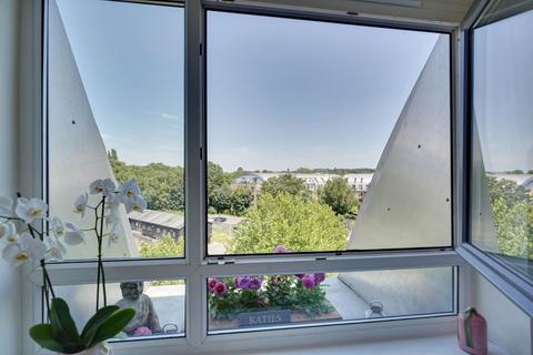 2 bedroom penthouse for sale, Mead Lane, Hertford, SG13