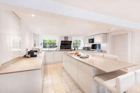 3 bedroom semi-detached house to rent, Goldhawk Road, Hammersmith W6
