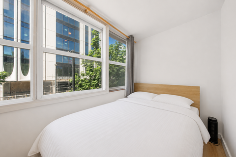 1 bedroom flat for sale, Kensington Church Street, W8