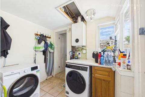 3 bedroom semi-detached house for sale, Station Road, Bedfordshire SG18