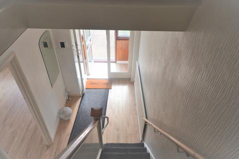 3 bedroom terraced house to rent, Headley Drive, IG2 6QL