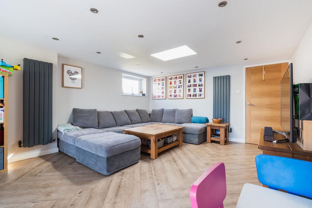 Cromarty Rise, Dronfield S18 - View 6