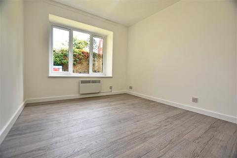 2 bedroom apartment to rent, The Grove, Isleworth