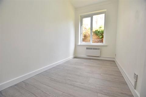 2 bedroom apartment to rent, The Grove, Isleworth