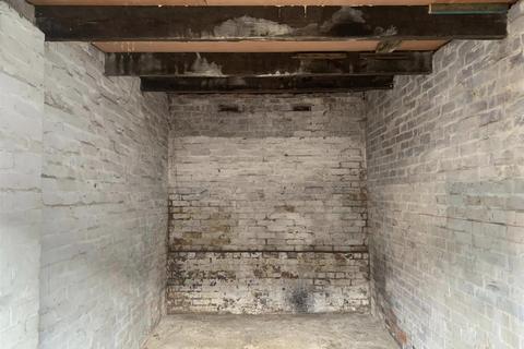 Garage to rent, Listers Lane, Gateshead NE9 5NL
