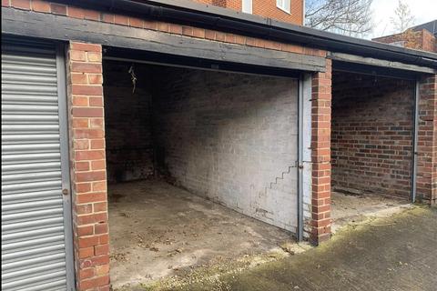 Garage to rent, Listers Lane, Gateshead NE9 5NL