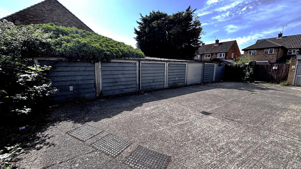 Garage Compound at Reddington Drive, Berkshire, SL3 7QT - View 2