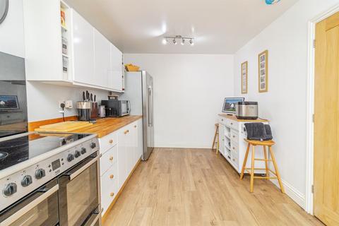 4 bedroom semi-detached house for sale, Pine Walk, Silsoe, Bedford