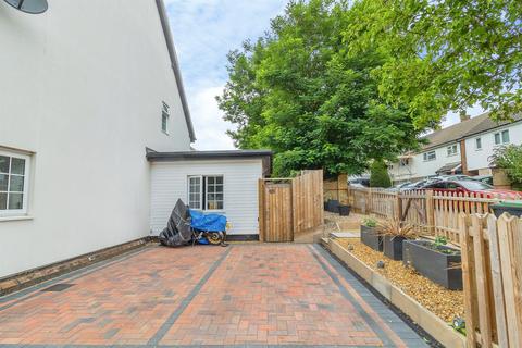 4 bedroom semi-detached house for sale, Pine Walk, Silsoe, Bedford