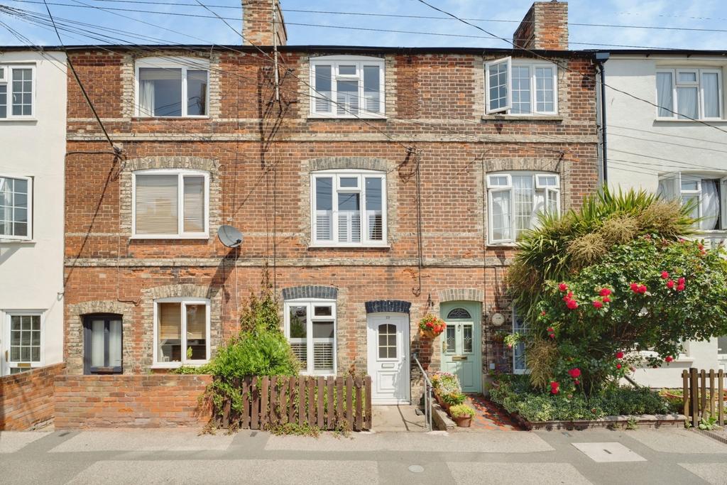 3 bedroom terraced house for sale