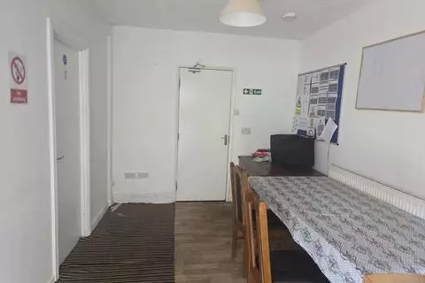 4 bedroom terraced house for sale - View 3