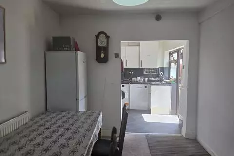 4 bedroom terraced house for sale - View 4