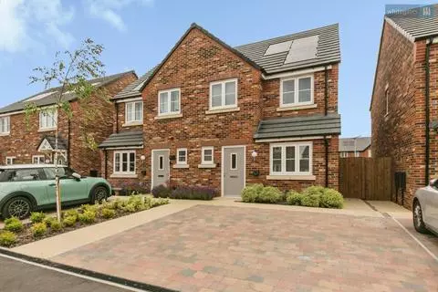 3 bedroom semi-detached house for sale