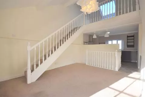 2 bedroom apartment to rent - View 5