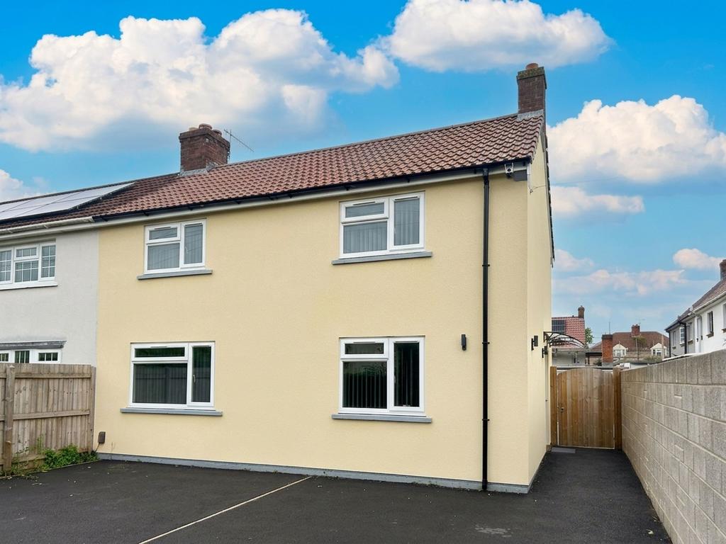 4 bedroom semi-detached house to rent