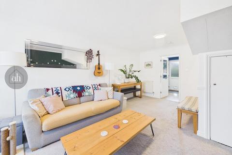2 bedroom end of terrace house for sale, Howes Avenue, Thurston