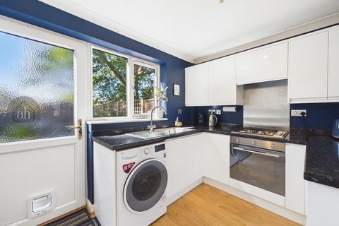 2 bedroom end of terrace house for sale, Howes Avenue, Thurston