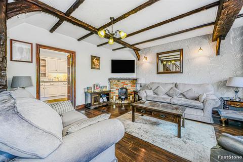 4 bedroom house for sale, Mead Crescent, Chingford