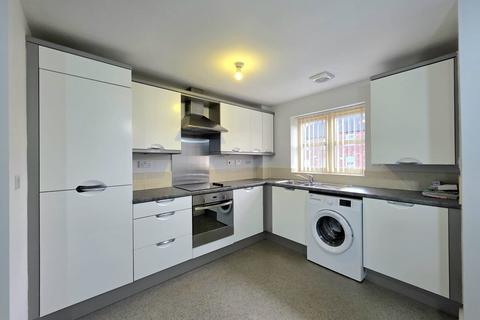 2 bedroom flat to rent, Daycroft, Barnsley, S71