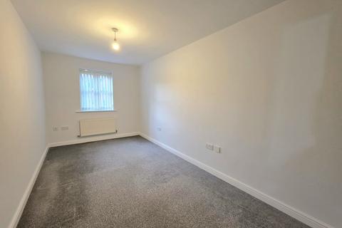 2 bedroom flat to rent, Daycroft, Barnsley, S71