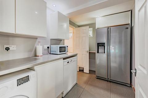 3 bedroom semi-detached house for sale, Roffeys Close, Copthorne, Crawley