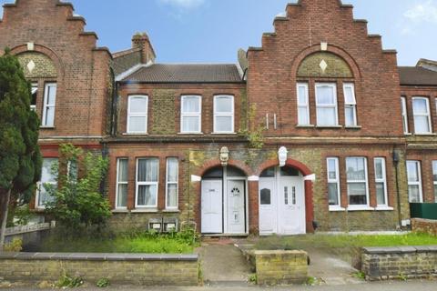 2 bedroom flat for sale, Lea Bridge Road, London E10 7LN