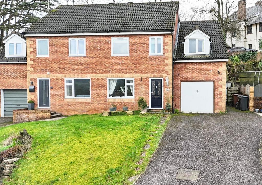4 bedroom semi-detached house to rent