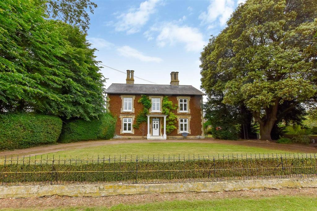 4 bedroom detached house to rent