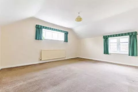 4 bedroom detached house to rent - View 5