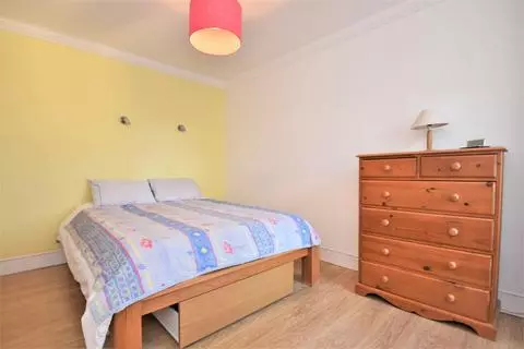 4 bedroom semi-detached house to rent - View 4