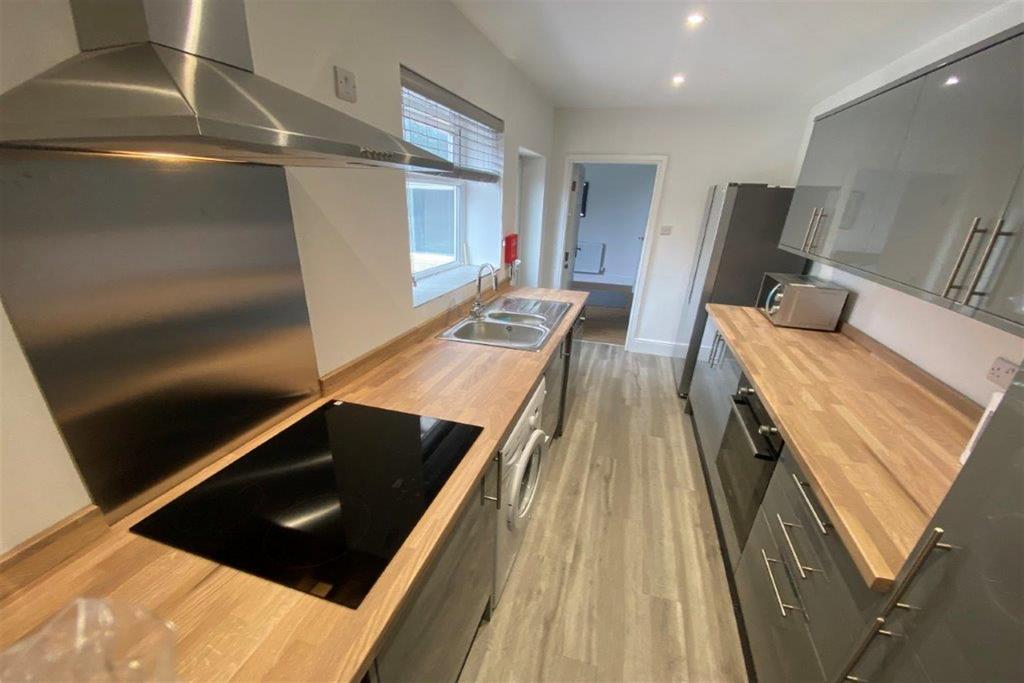 House in Nottingham, Beeston - View 3