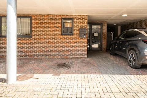 1 bedroom apartment for sale, Asheridge Road, Chesham