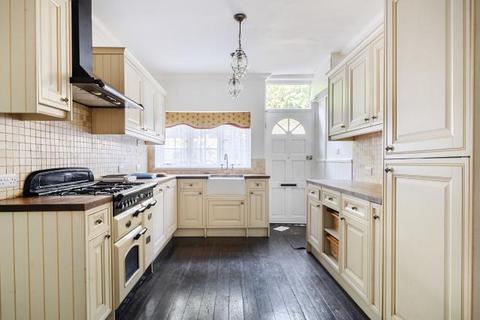 2 bedroom maisonette for sale, High Street, Amersham