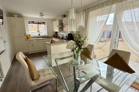 3 bedroom detached house for sale, Heol Cae Pownd, Cefneithin, Llanelli