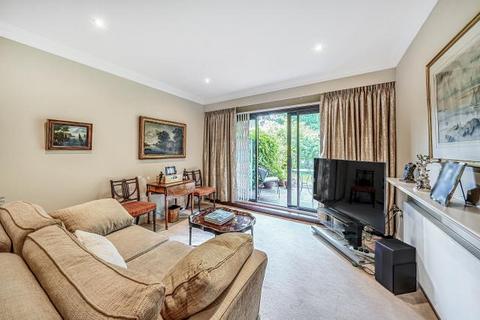 2 bedroom apartment for sale, Regents Park Road, London