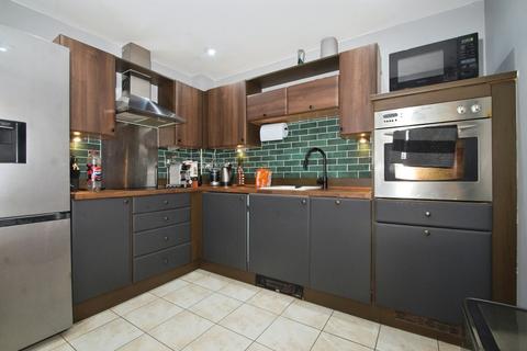 1 bedroom flat for sale, Taliesin Court, Chandlery Way, Cardiff, CF10